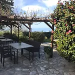 Guest house Ellis Full 4*