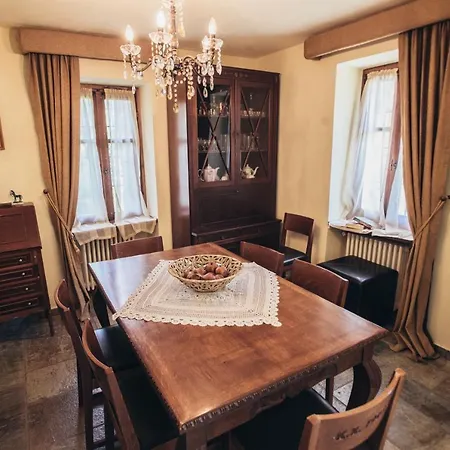 Ellis Full Guest house 4*